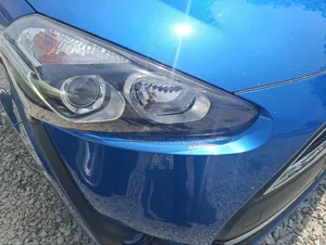 Toyota Sienta 1.5 Hybrid FWD 2019 Blue