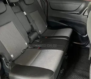 Toyota Sienta 1.5 Hybrid FWD 2019 Blue