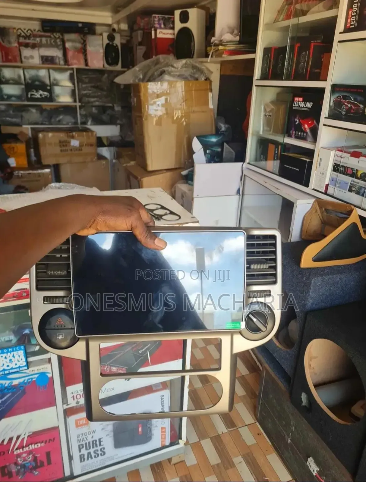 Nissan Xtrail T30 Radio Console Availdble