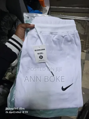 Nike Polo Sweatpants
Size: M,L,Xl,2xl, 3xl 
Excellent Quality