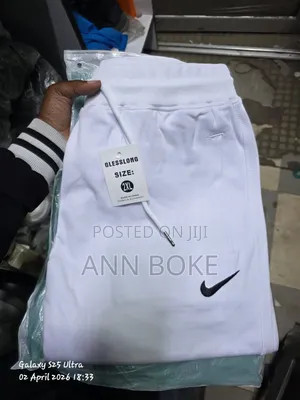 Nike Polo Sweatpants
Size: M,L,Xl,2xl, 3xl 
Excellent Quality