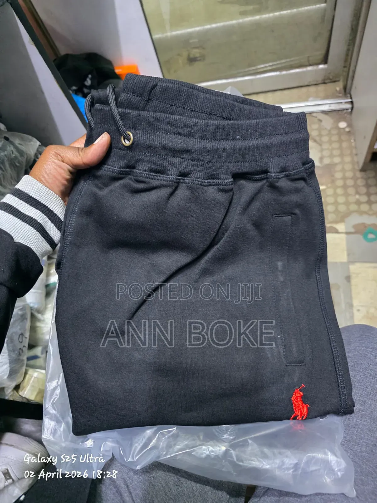 Nike Polo Sweatpants
Size: M,L,Xl,2xl, 3xl 
Excellent Quality