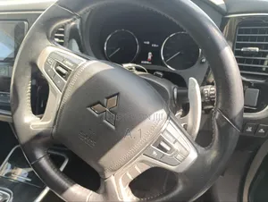 Mitsubishi Outlander 2.4 PHEV AWD 2019 Pearl