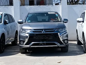 Mitsubishi Outlander 2.4 PHEV AWD 2019 Gray