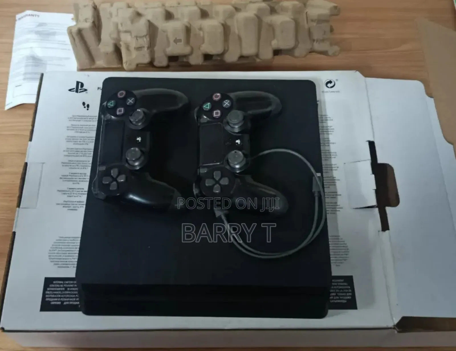 Playstation 4 -Ps4 Console With 2 Pads