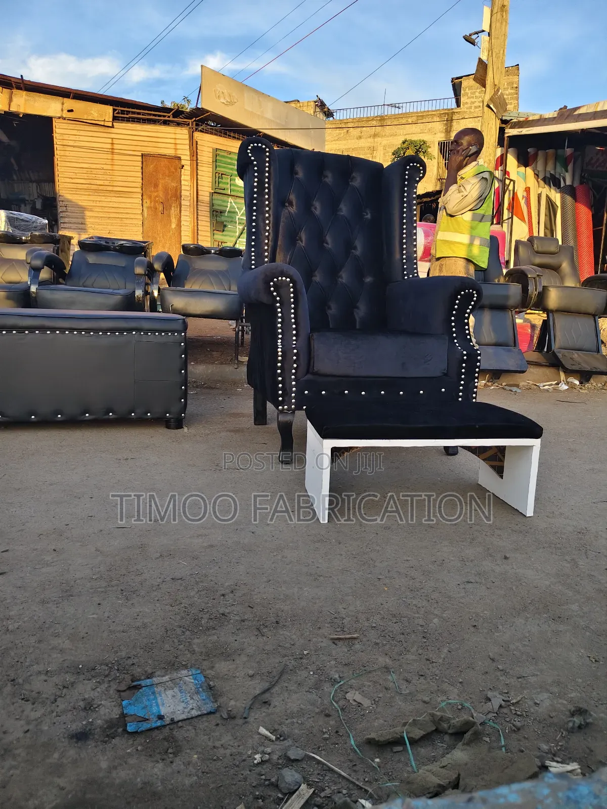 King Chair With Stool