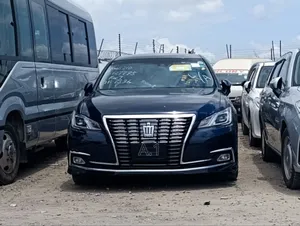 Toyota Crown 2018 Blue