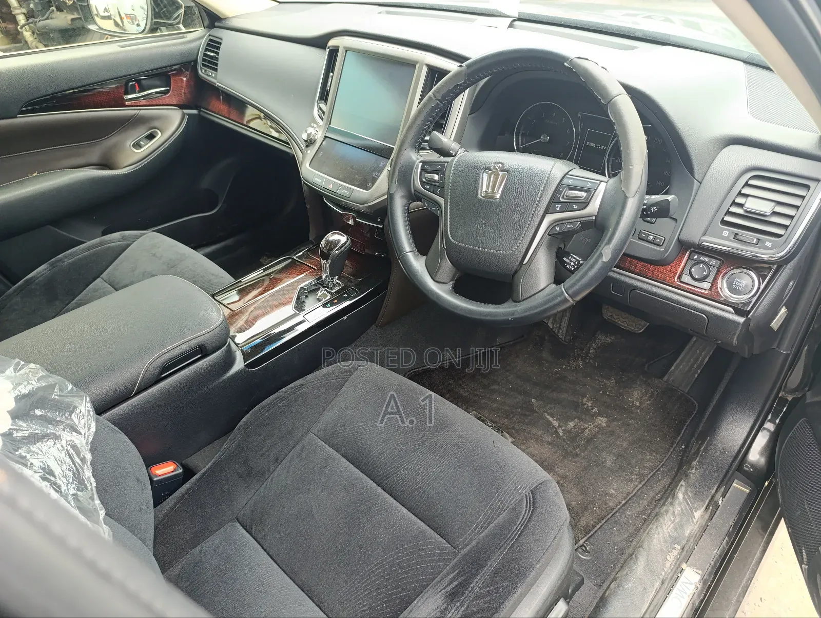 Toyota Crown 2018 Black