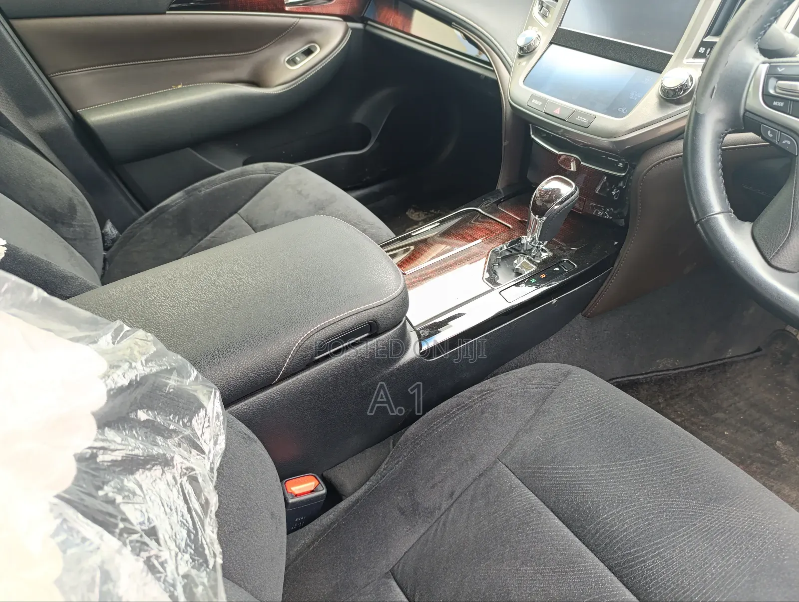 Toyota Crown 2018 Black
