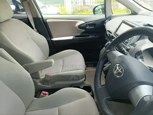 Toyota Wish 2018 Gray