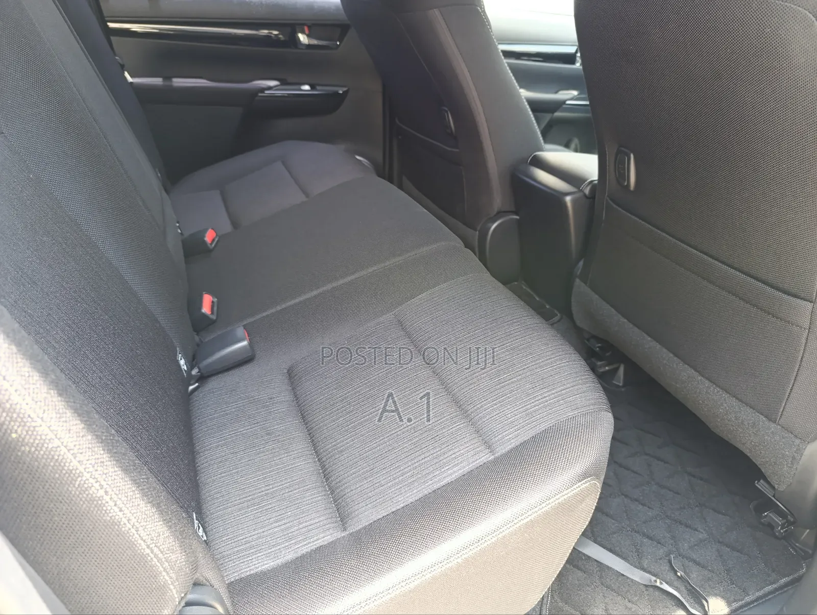 Toyota Hilux Revo Double Cab Deisel 2.4 RWD 2019 White