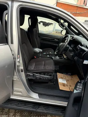 Toyota Hilux 2019 Silver
