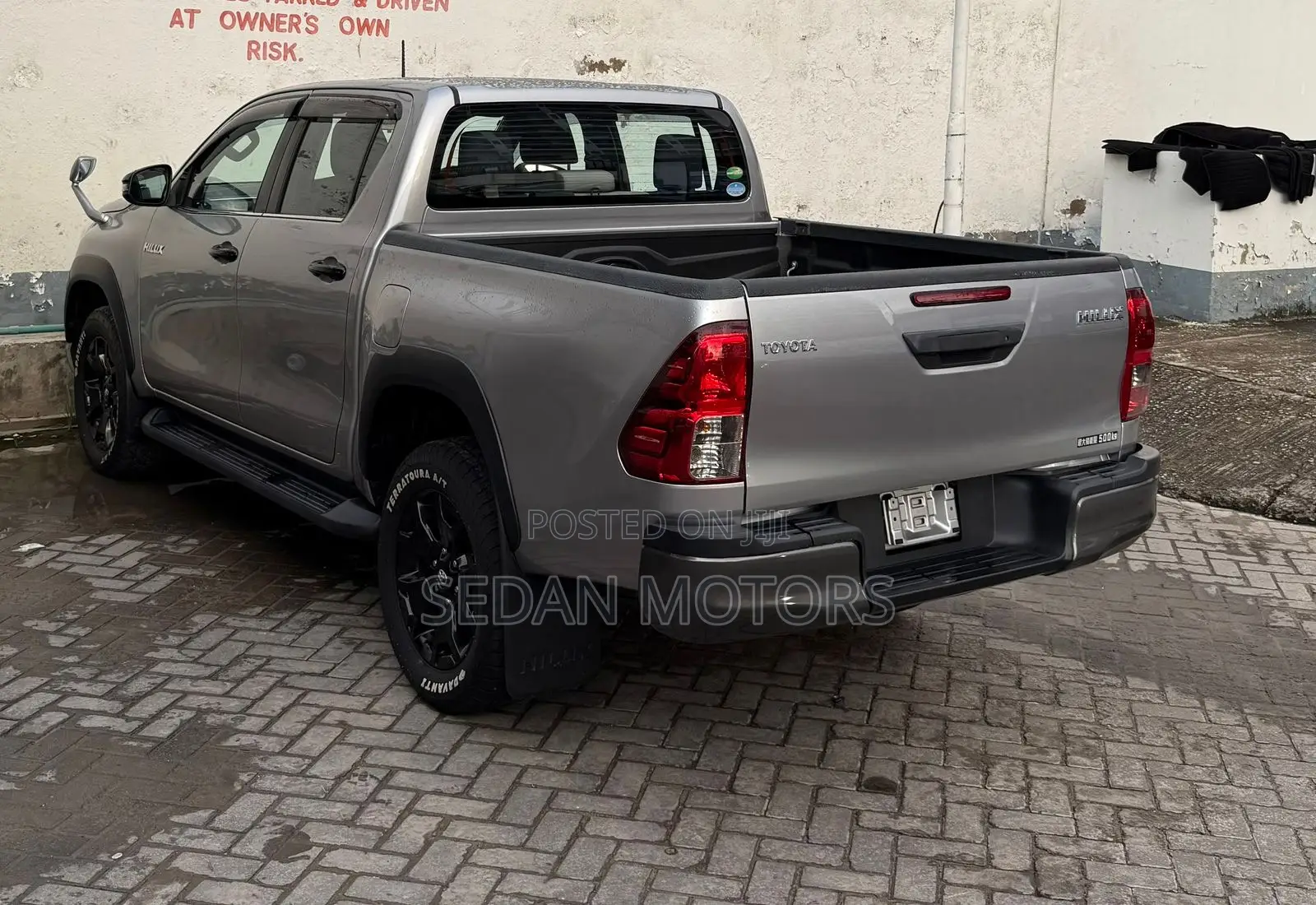 Toyota Hilux 2019 Silver