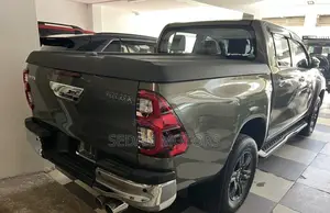 Toyota Hilux 2020 Green
