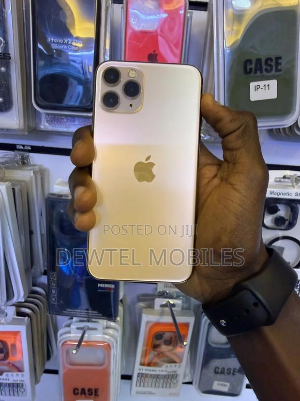 Apple iPhone XR 128 GB Gold