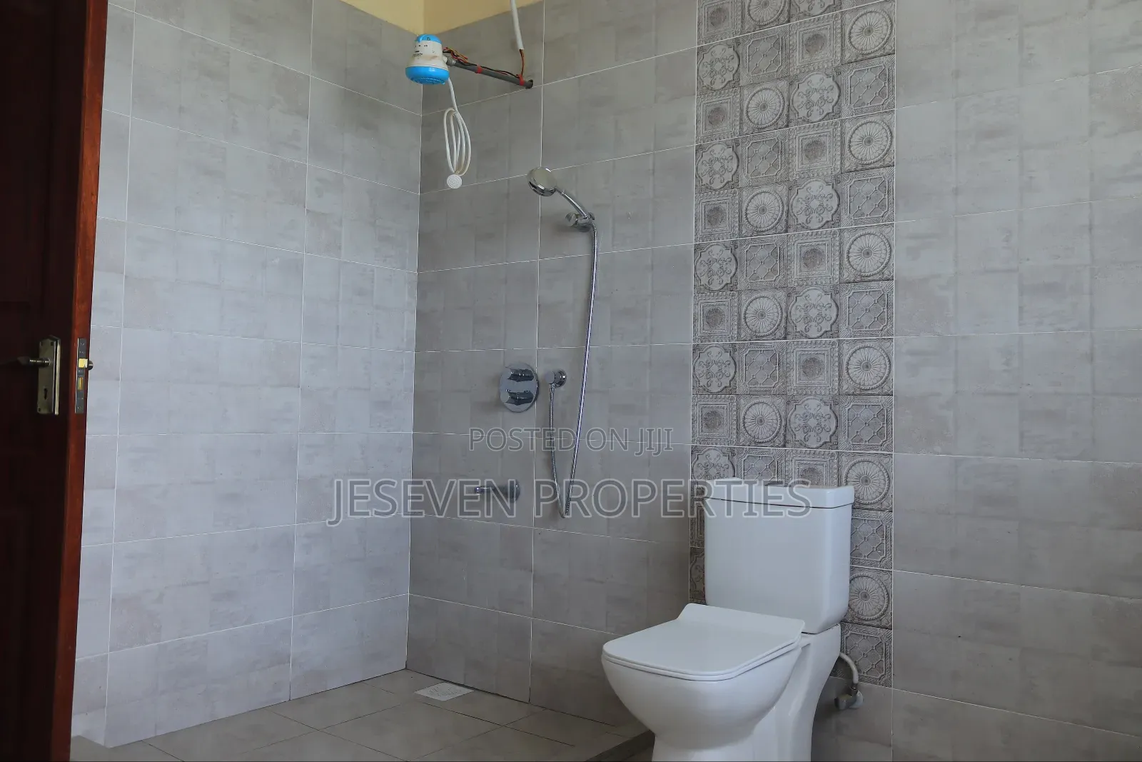 4bdrm Mansion in Katani for sale