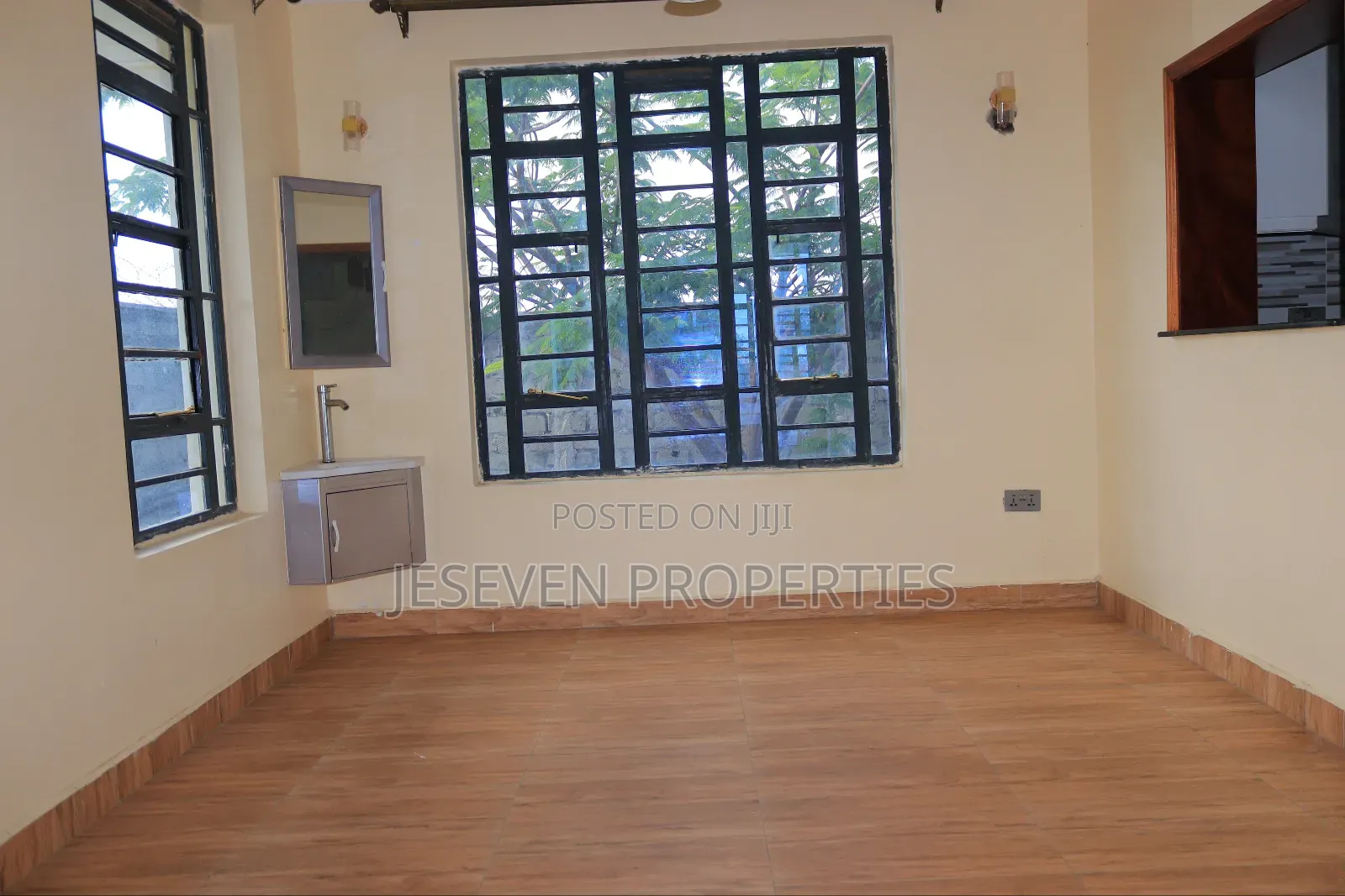 4bdrm Mansion in Katani for sale