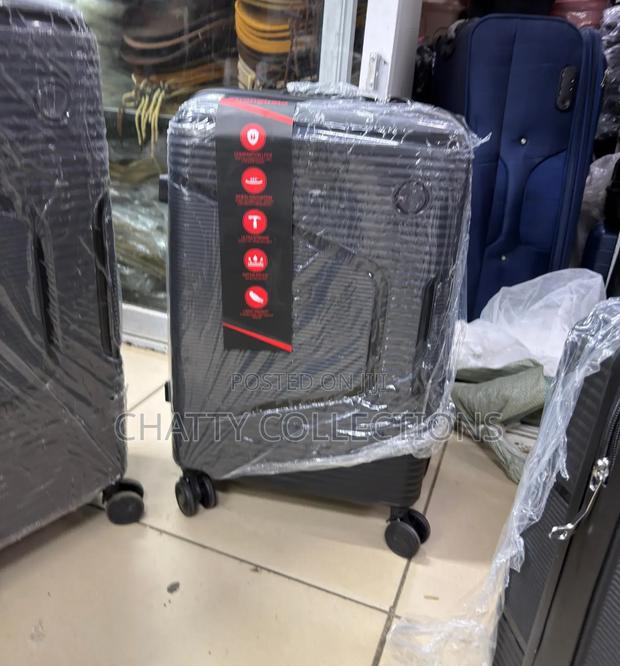 Black Medium Size Rubber Unbreakable Suitcase Height 57cm - thumbnail 3