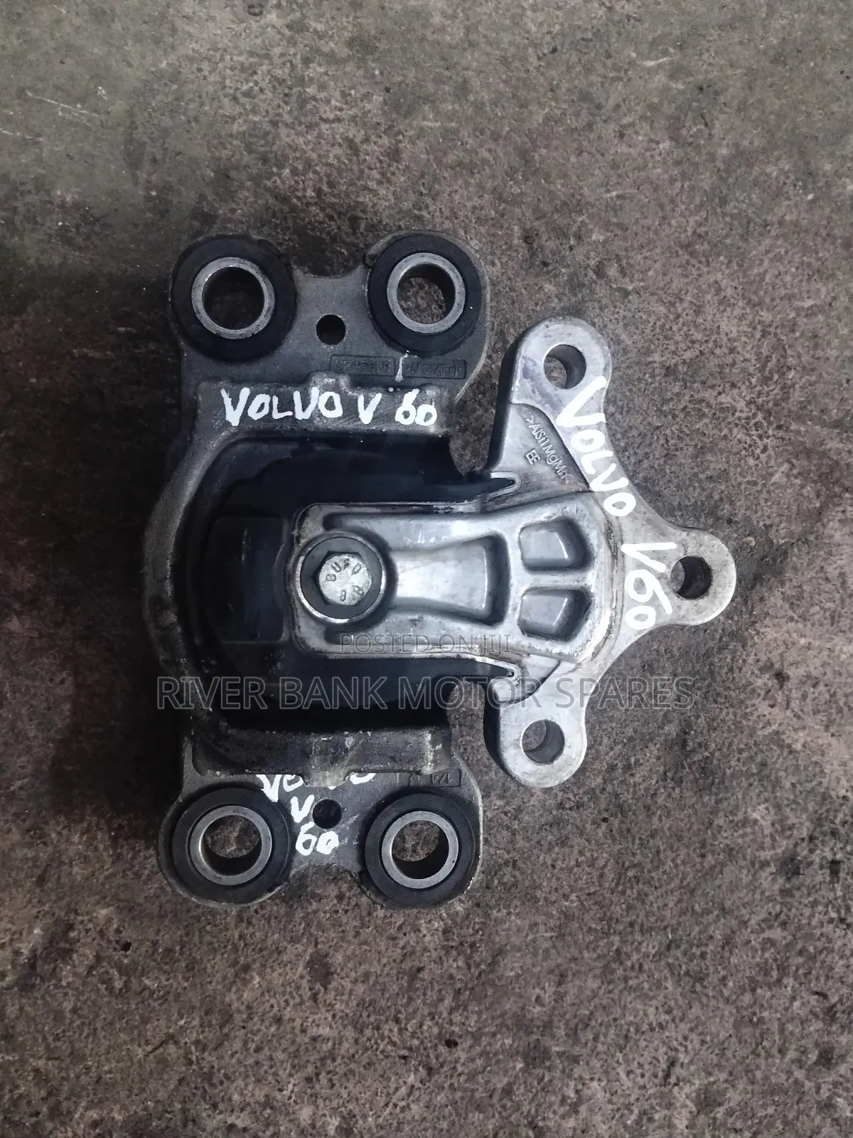 Volvo V60 Engine Mountain