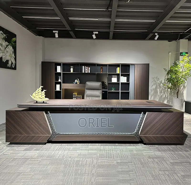Executive Desks : Modern L-Shaped Corporate Office Desk