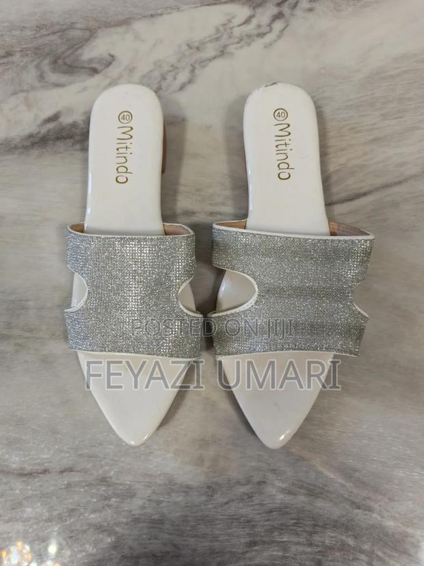 Lady's Sandal - main view