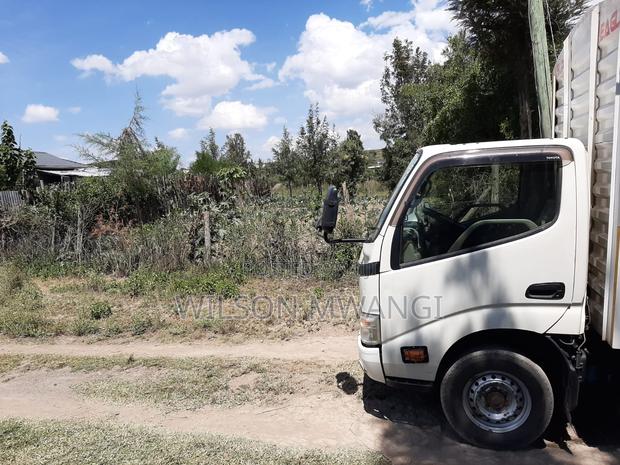 Toyota Dyna 2012 White - thumbnail 3