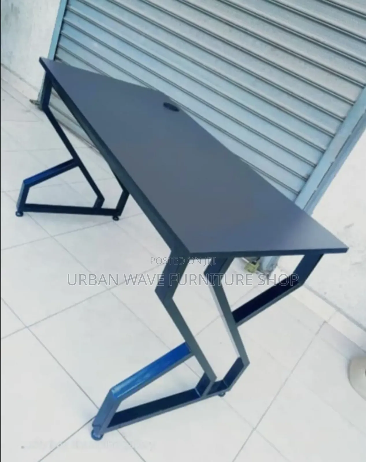 Metallic Stands Carrel