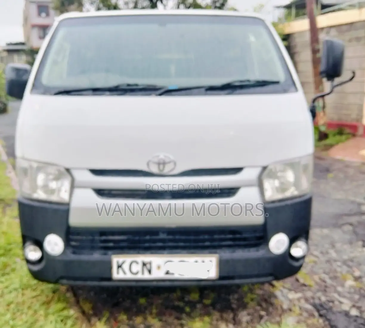 Toyota HiAce 2009 White