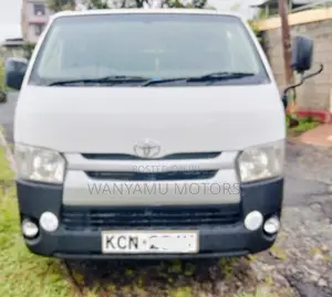 Toyota HiAce 2009 White