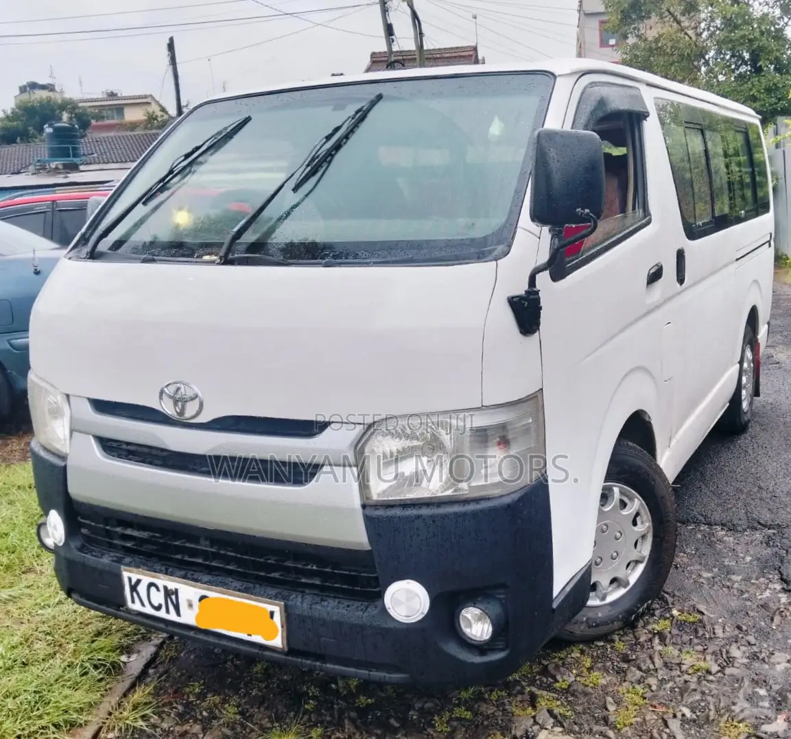 Toyota HiAce 2009 White