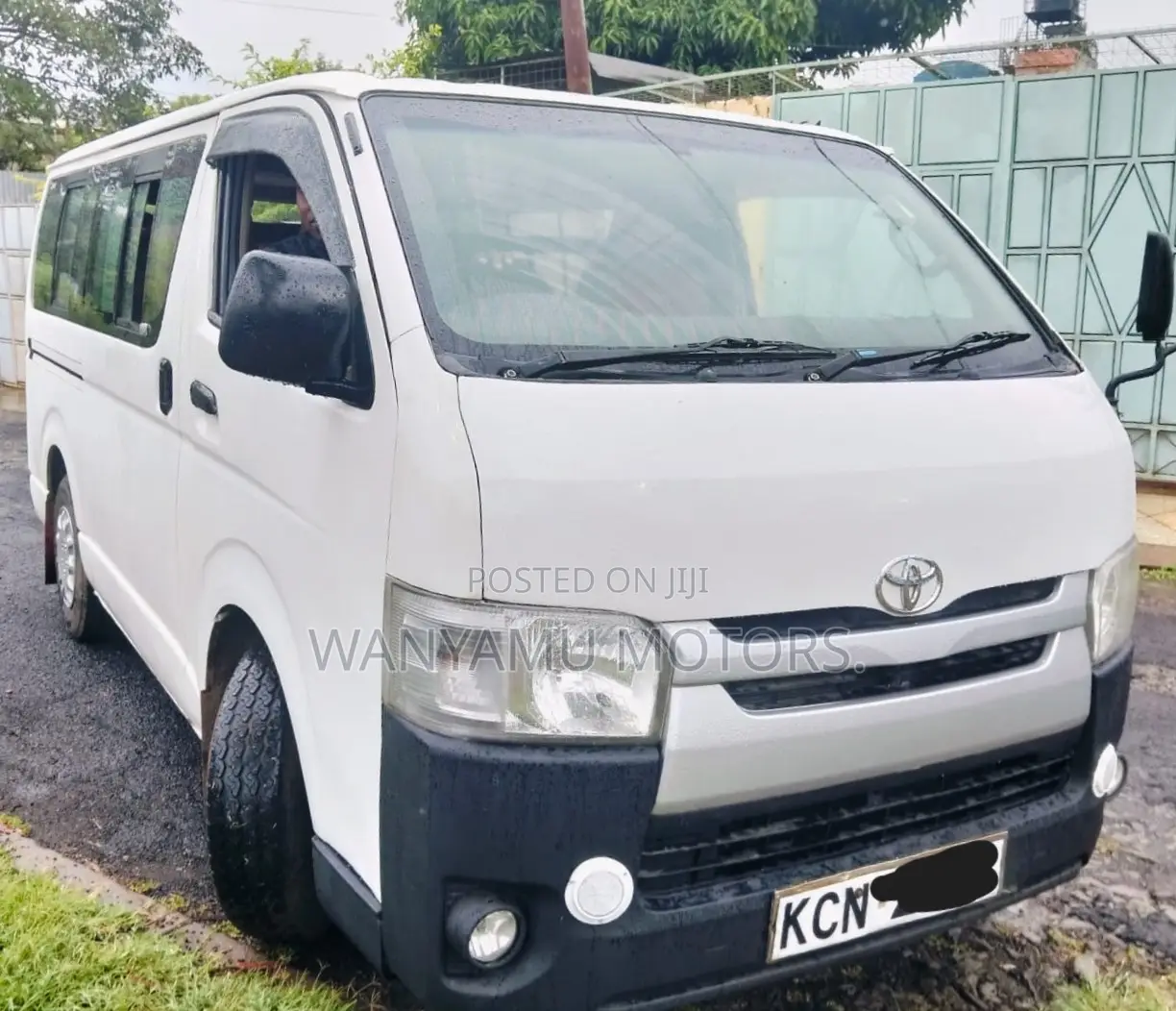 Toyota HiAce 2009 White