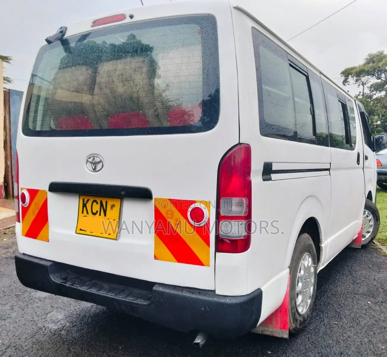 Toyota HiAce 2009 White
