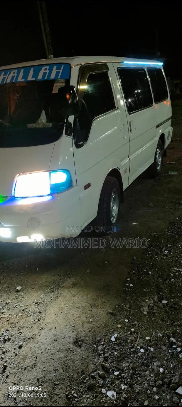 Nissan Vanette 2009 White - thumbnail 2