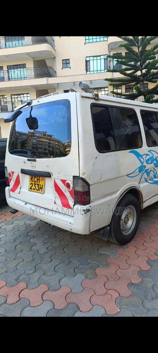 Nissan Vanette 2009 White - thumbnail 3