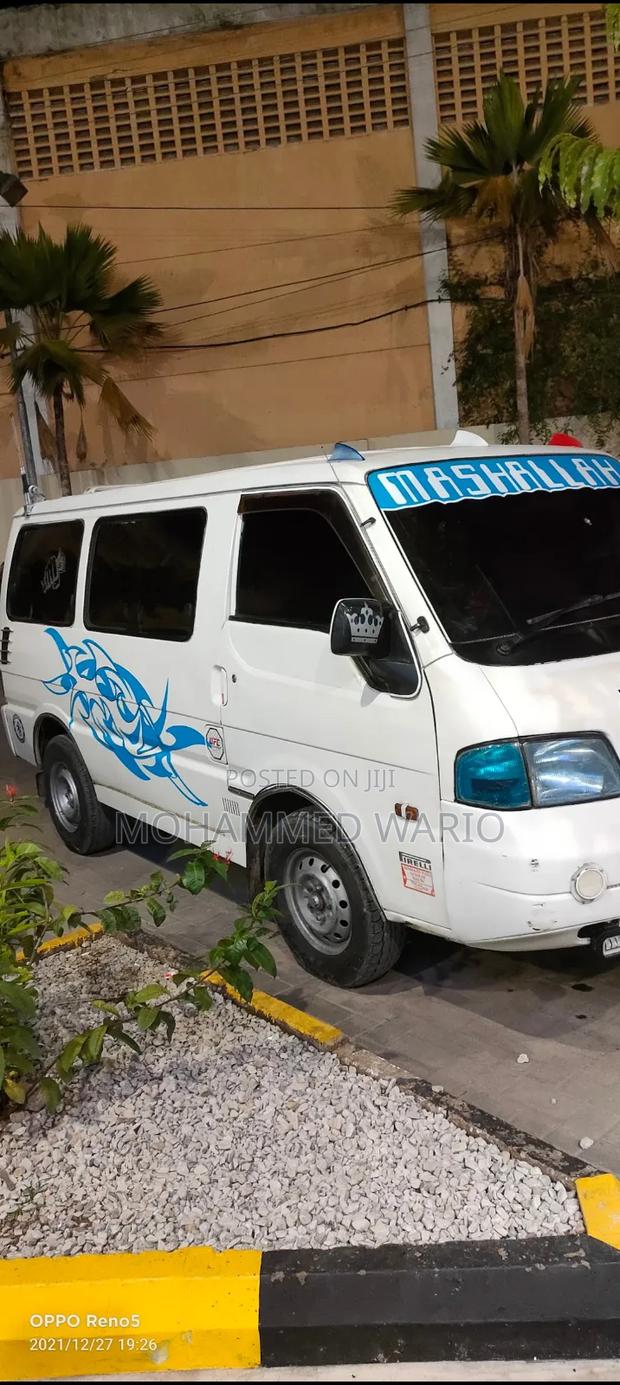 Nissan Vanette 2009 White - thumbnail 4