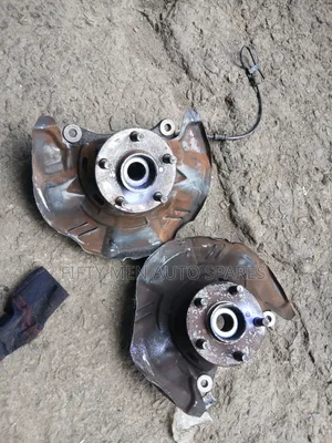 Subaru Legacy Front Hubs