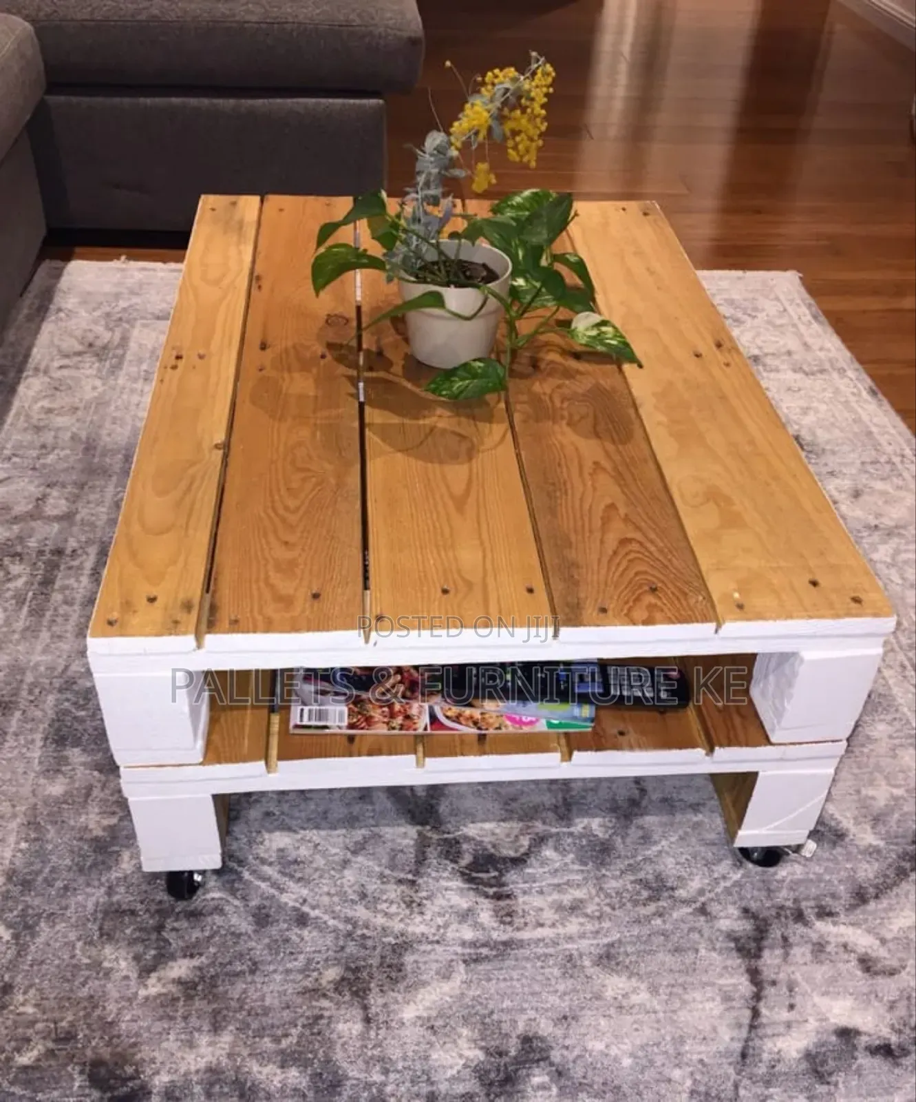 Luminous Pallet Table