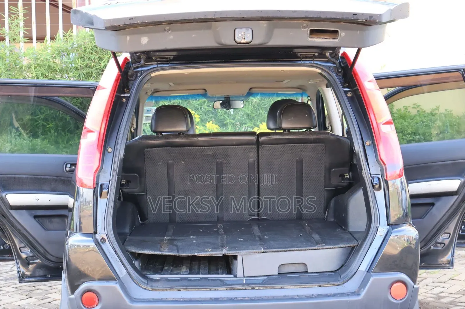 Nissan X-Trail 2010 Black