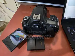 Canon 77d DSLR Clean Condition With Lens