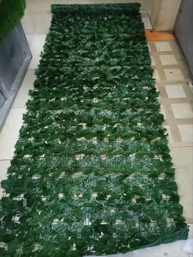 Mimics Natural Plants Without Maintenance - main view