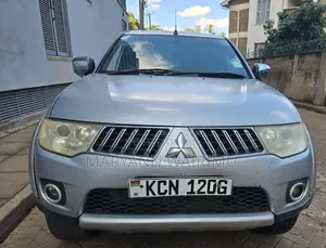 Mitsubishi L200 Double Cab 2.5 136hp 4WD 2013 Silver