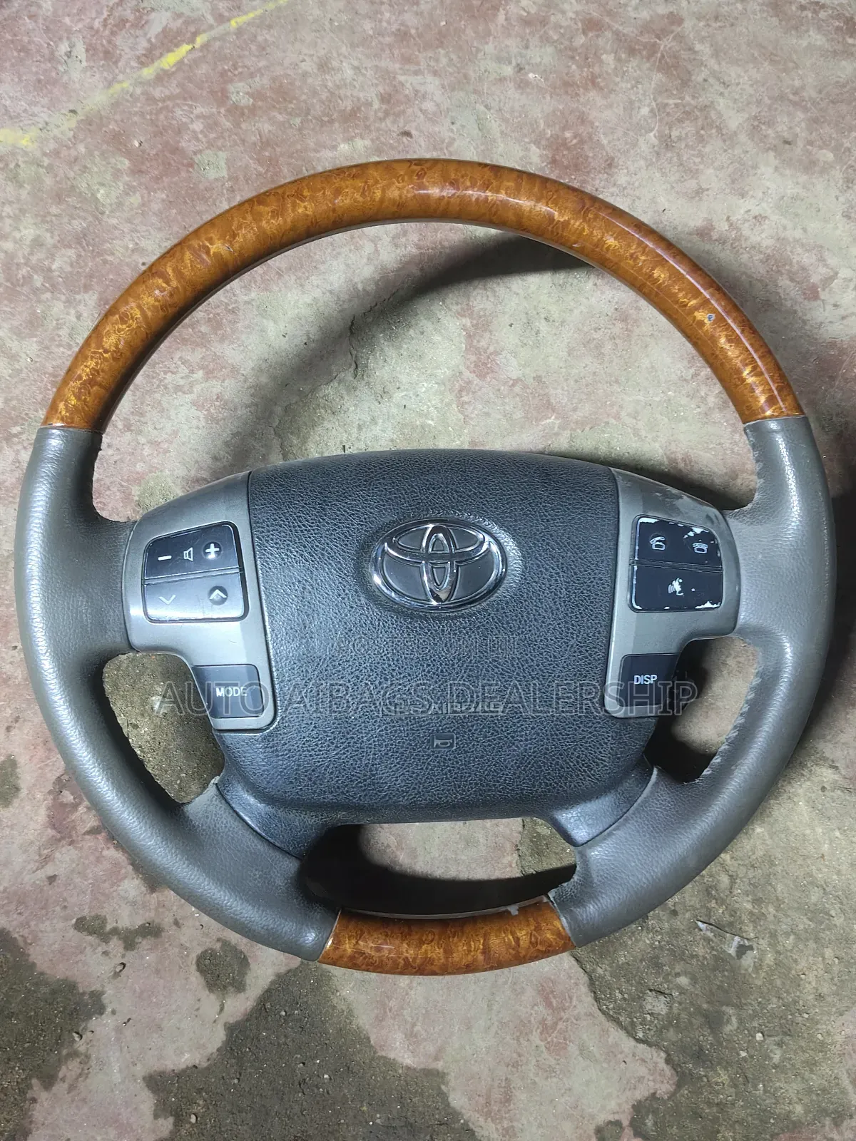 V8 200 Series Stearing Wheel.