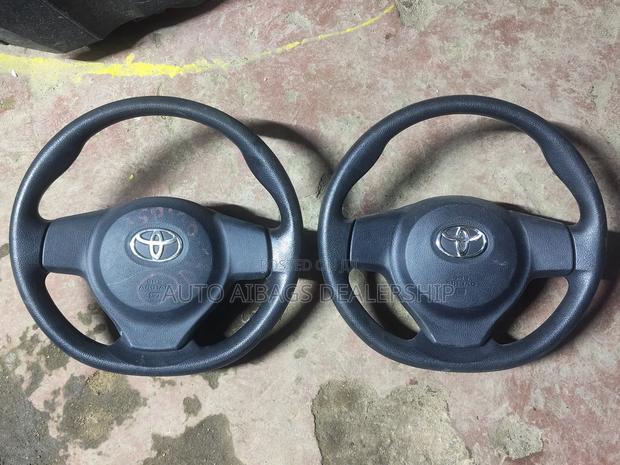 Toyota Vits Stearing Wheel. - thumbnail 3