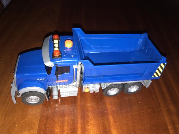 Dumper Truck Toy