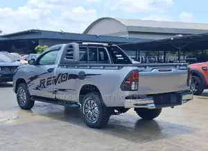 Toyota Hilux 2019 Silver