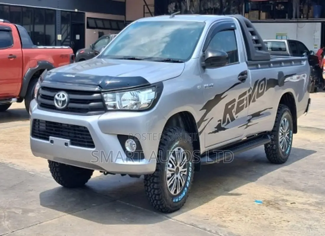 Toyota Hilux 2019 Silver
