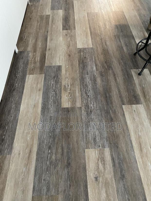 Wood Look LVT Vinyl Planks for Elegant and Modern Interiors