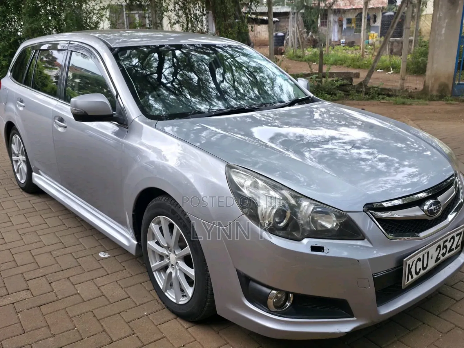 Subaru Legacy 2010 Silver