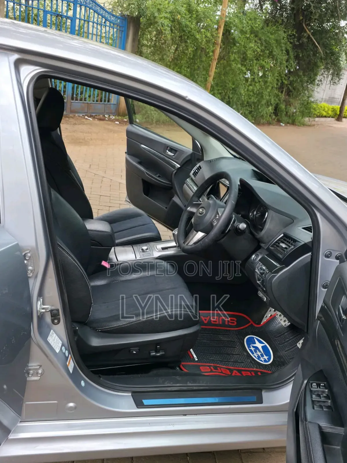 Subaru Legacy 2010 Silver