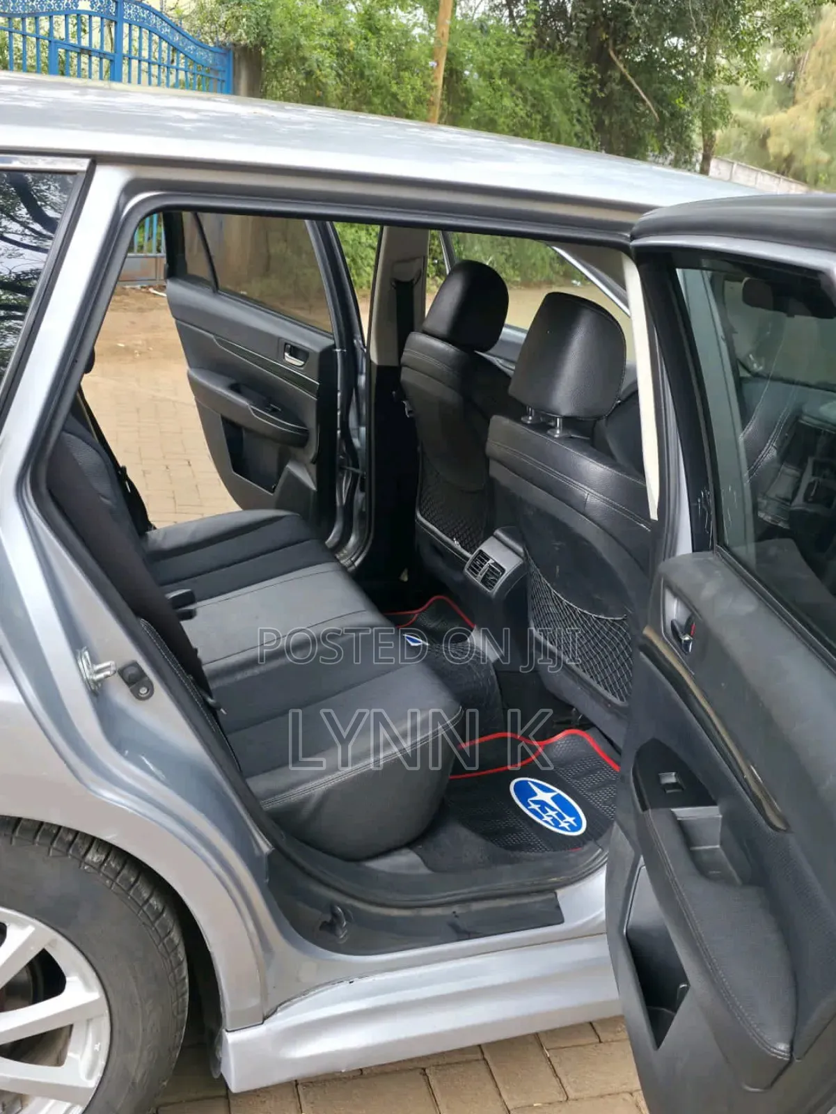 Subaru Legacy 2010 Silver